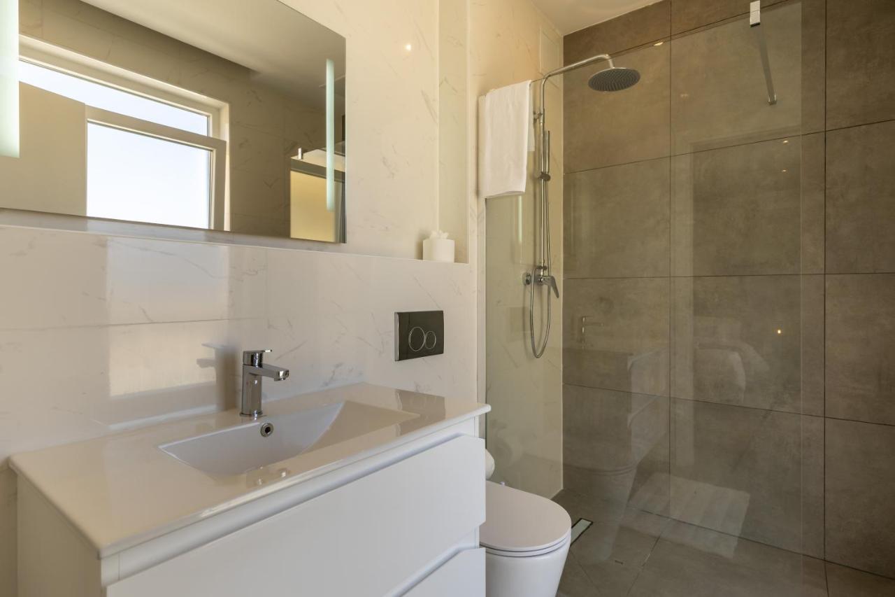 Seaside Luxury In Pembroke St Julians Apartment Bagian luar foto